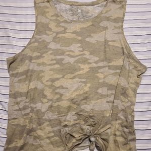 Camo tank